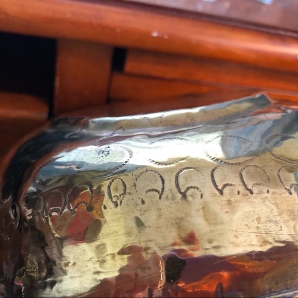 POT BELLY KETTLE ETCHED BRASS TODDY KETTLE MID CENTURY SHABBY CHIC - Picture 3 of 16